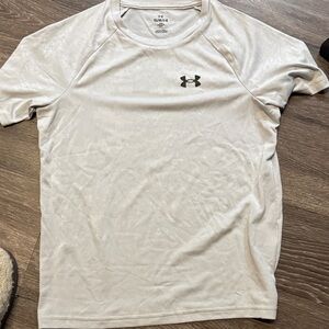 Under Armour Men's Light Gray Athletic Tee